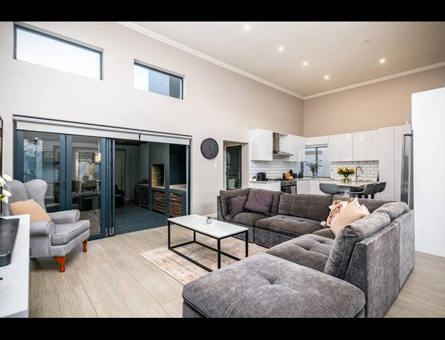 4 BEDROOM FREEHOLD FOR SALE IN SAGEWOOD
